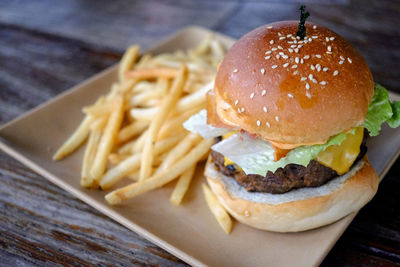 Close-up of burger in plate on table