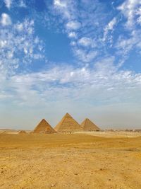 Great pyramids of giza 