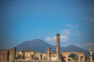 Ruins of pompei at the foot of the volcano vesuvius