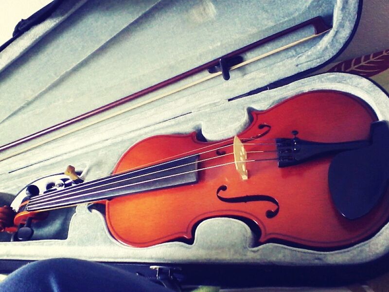 transportation, close-up, mode of transport, part of, land vehicle, arts culture and entertainment, orange color, red, no people, indoors, car, pattern, metal, music, full frame, high angle view, in a row, day, musical instrument