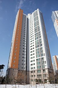 Low angle view of modern building against sky