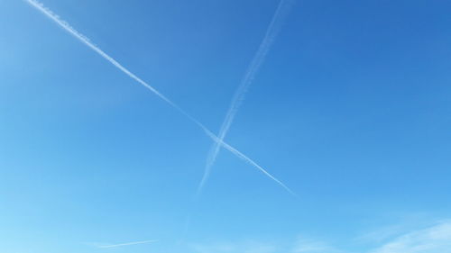 Low angle view of vapor trail in sky