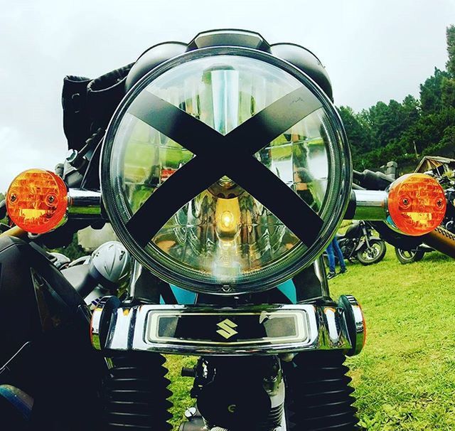 land vehicle, transportation, mode of transport, car, old-fashioned, stationary, tree, vintage car, retro styled, field, side-view mirror, wheel, grass, day, sky, close-up, headlight, metal, outdoors, travel