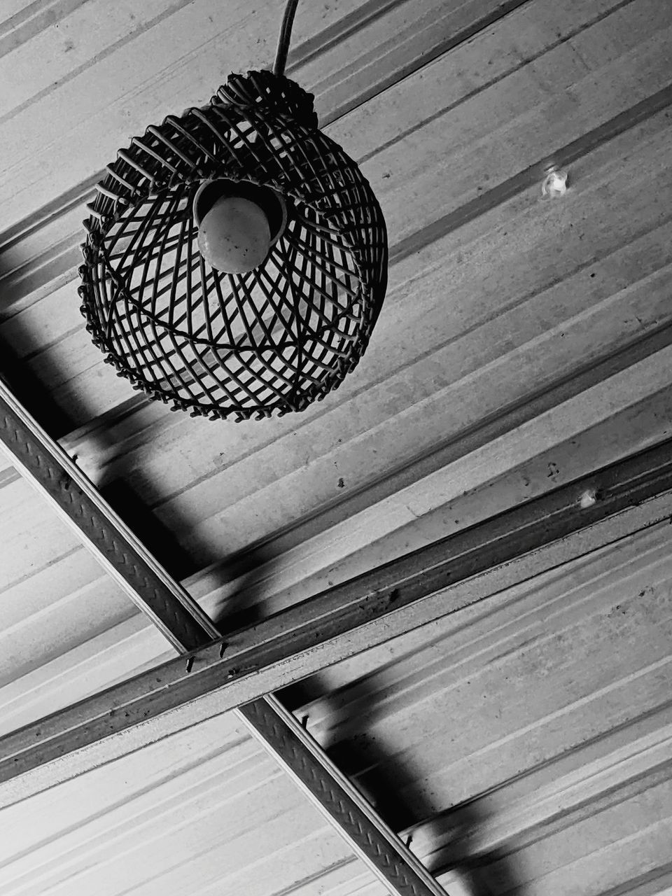 black, black and white, white, monochrome photography, wood, monochrome, hanging, ceiling, no people, indoors, low angle view, iron, pattern, circle, light, line, lighting, shape, geometric shape, close-up, architecture