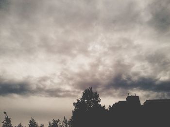 Low angle view of cloudy sky