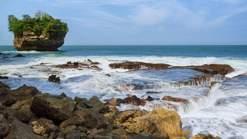 Scenic view of sea against sky