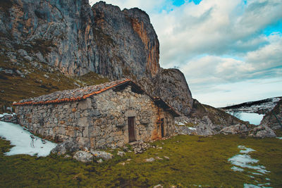 House against mountain