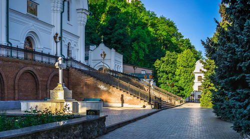 Assumption cathedral on the territory of the svyatogorsk lavra in ukraine, on a sunny summer morning