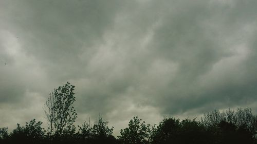 Low angle view of cloudy sky