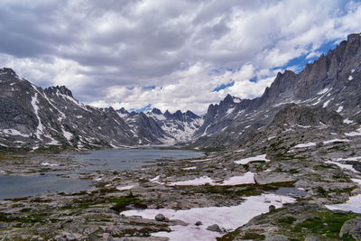 Upper lower jean lake titcomb basin wind river range rocky mountains wyoming hiking elkhart park 