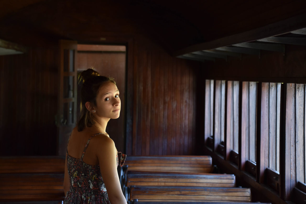 one woman only, only women, one person, adults only, beautiful people, headshot, one young woman only, indoors, beauty, young adult, adult, people, lifestyles, beautiful woman, portrait, young women, day, close-up