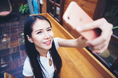 Portrait of a smiling young woman