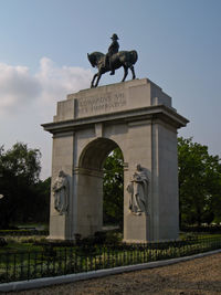 Statue against sky