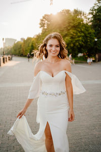 Portrait of a smiling young woman