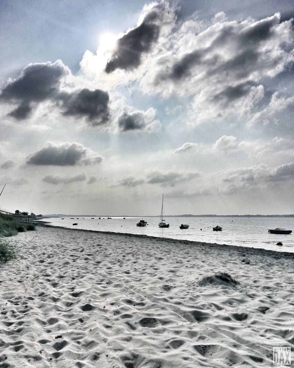 sea, sky, water, beach, horizon over water, cloud - sky, tranquility, tranquil scene, sand, scenics, shore, nature, cloud, beauty in nature, cloudy, day, incidental people, outdoors, idyllic, transportation