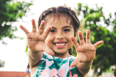 Portrait of cute girl smiling