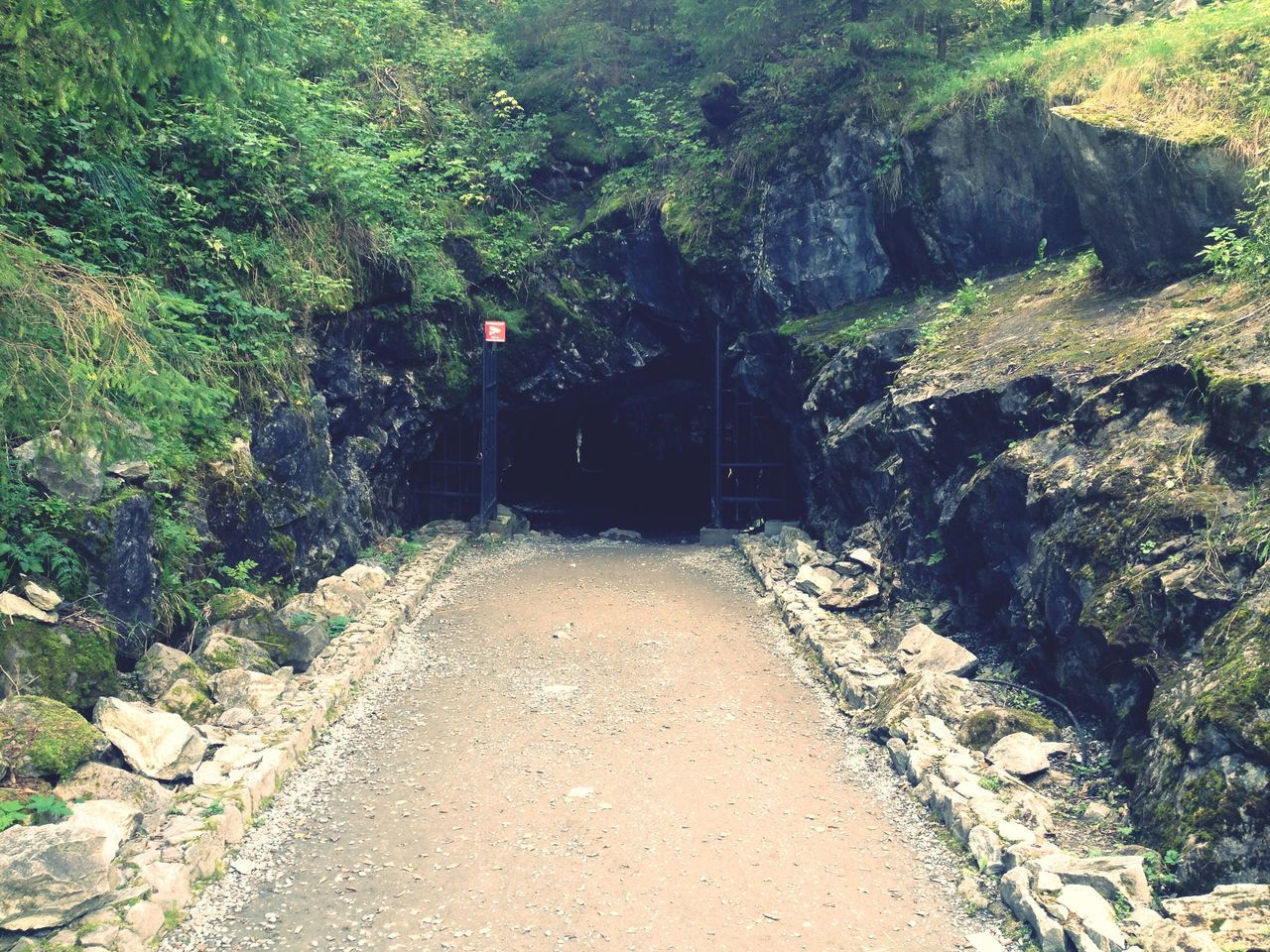 Вход_в_пещеру