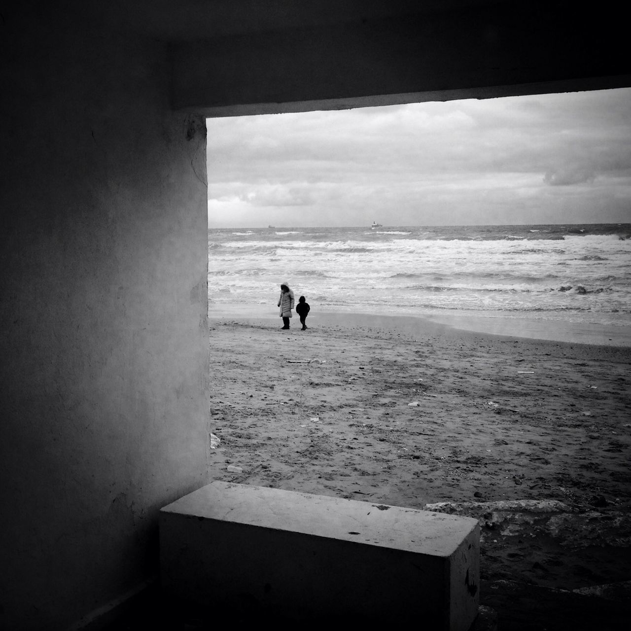 horizon over water, sea, sky, beach, lifestyles, silhouette, indoors, full length, water, men, leisure activity, cloud - sky, walking, person, standing, shore, rear view, day