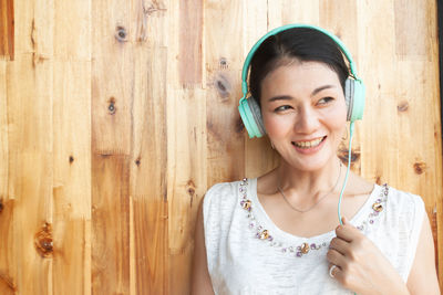 Portrait of smiling young woman