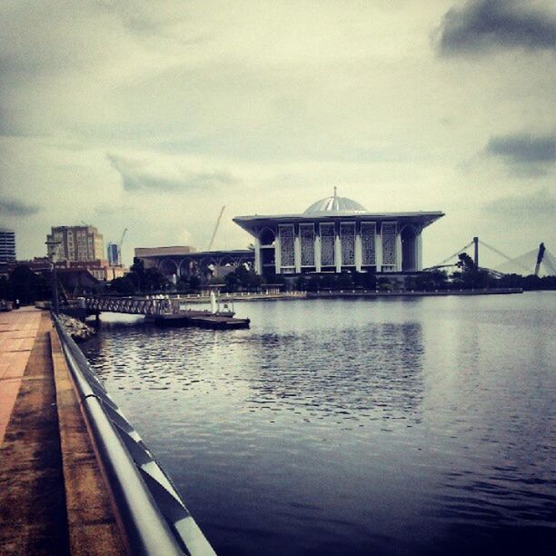 Monumen Alaf Baru