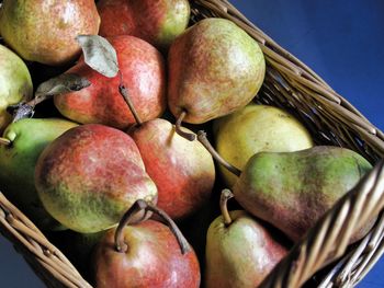 Close-up of apples in basket