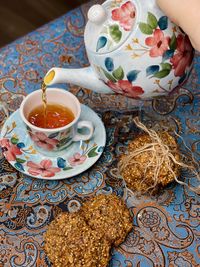 Persian tea and diet cookies