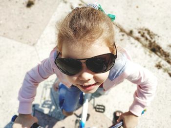 Portrait of a girl wearing sunglasses