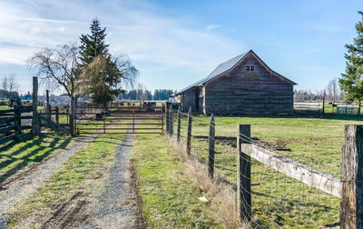 An old farm house in enumclaw, washington.