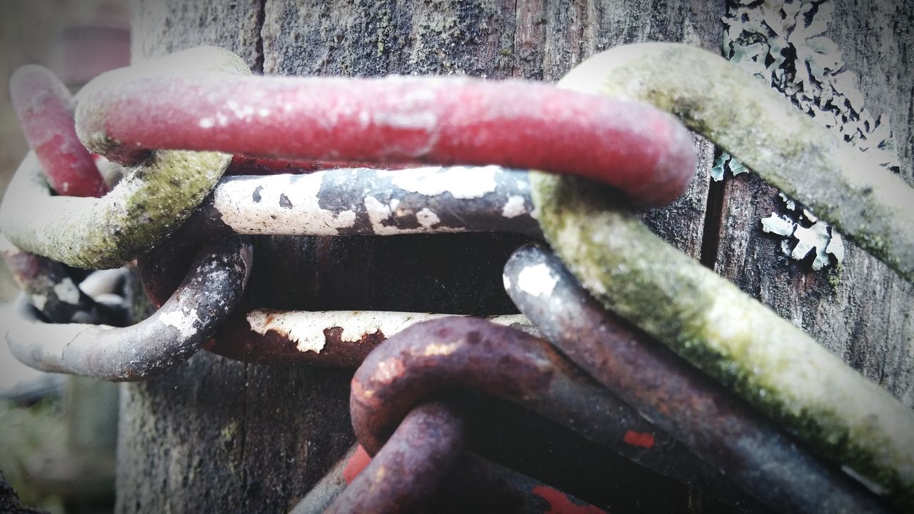 metal, rusty, close-up, metallic, strength, old, focus on foreground, part of, weathered, chain, deterioration, outdoors, wood - material, day, work tool, no people, detail, iron - metal, cropped, selective focus