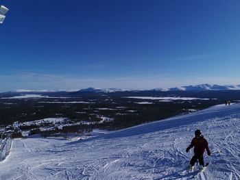 Child sking in the swedish mountains