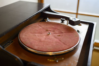 Old vintage record player in a traditional japanese house.