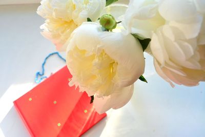 Close-up of white rose bouquet