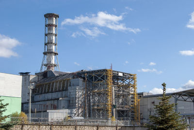 The number 4 reactor at the chernobyl nuclear plant at exploded on 26th april 1986