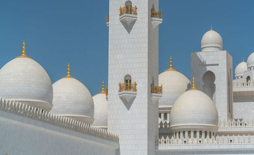 Low angle view of sheikh zayed grand mosque