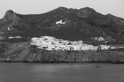 High angle view of houses in front of sea