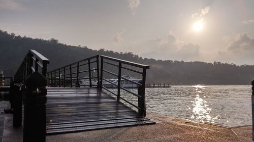 Sun shining over sea