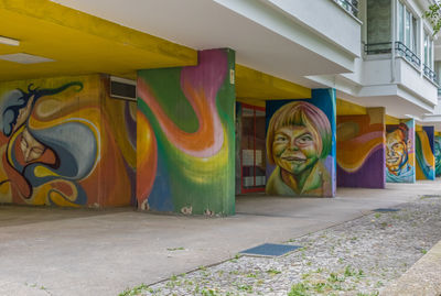 Graffiti on wall of building