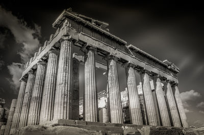 Black and white panorama of the eastern side of the parthenon in the acropolis, athens, greece