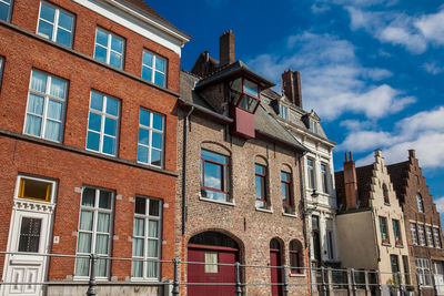  houses representative of the traditional arquitecture of the historical bruges town
