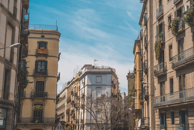 Street corners in old town barcelona 