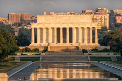 Lincoln memorial against sky in city