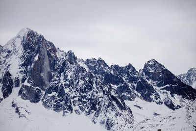 Fantastic view of ridge of european alps in winter, ski resort chamonix mont-blanc, france