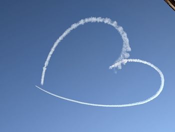vapor trail