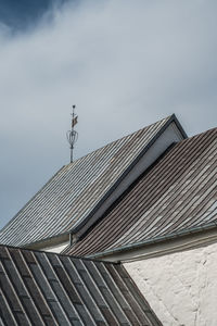 The roof on jelling church - danish craftmansship