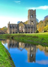 Water reflection of fountains abbey 