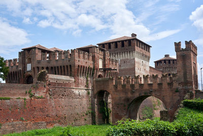 View of old ruins against sky