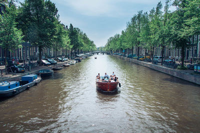 Classic dutch amsterdam canal sighting