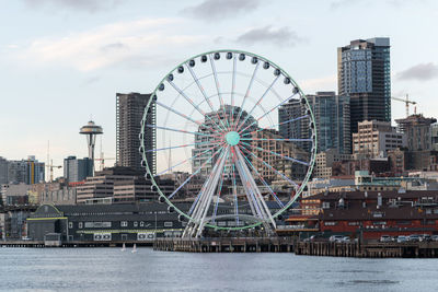 Ferris wheel in city