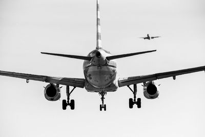 Airplane landing washington dc