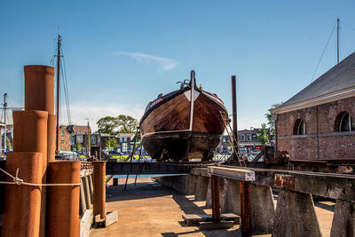 Den helder, the netherlands. 7 july 2021. flatboat on the slipway at the shipyard in den helder.